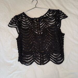 Chic Black Lace Women's Crop Top